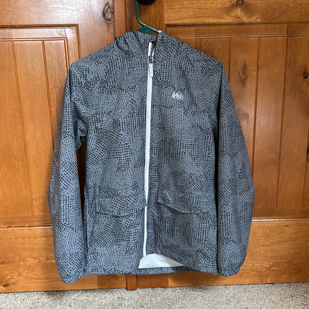 Boys Large REI waterproof jacket, like new!